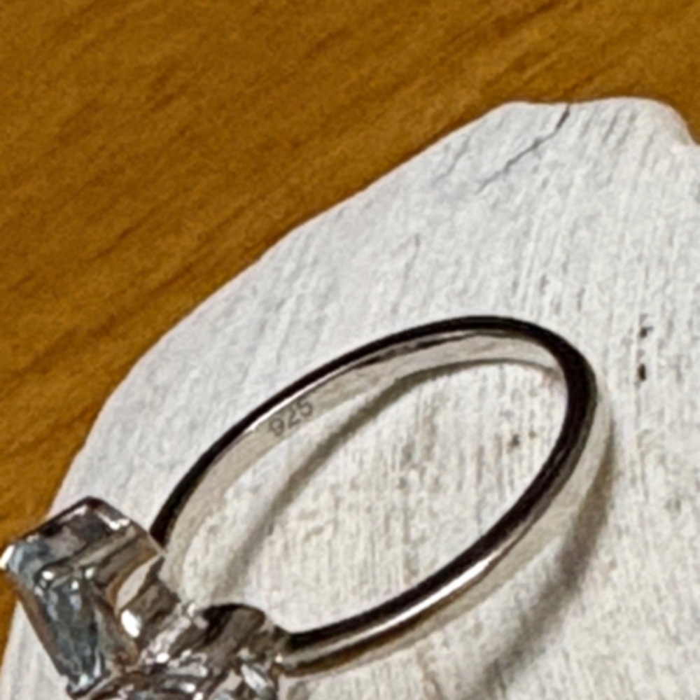 Natural 3.20 carat Genuine Swiss Blue Topaz Pear Cut 4-leaf clover ring Size 6 - Picture 4 of 15